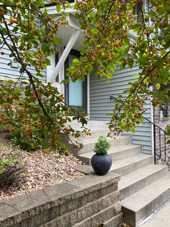 Building Photo - 1594 Clemson Dr