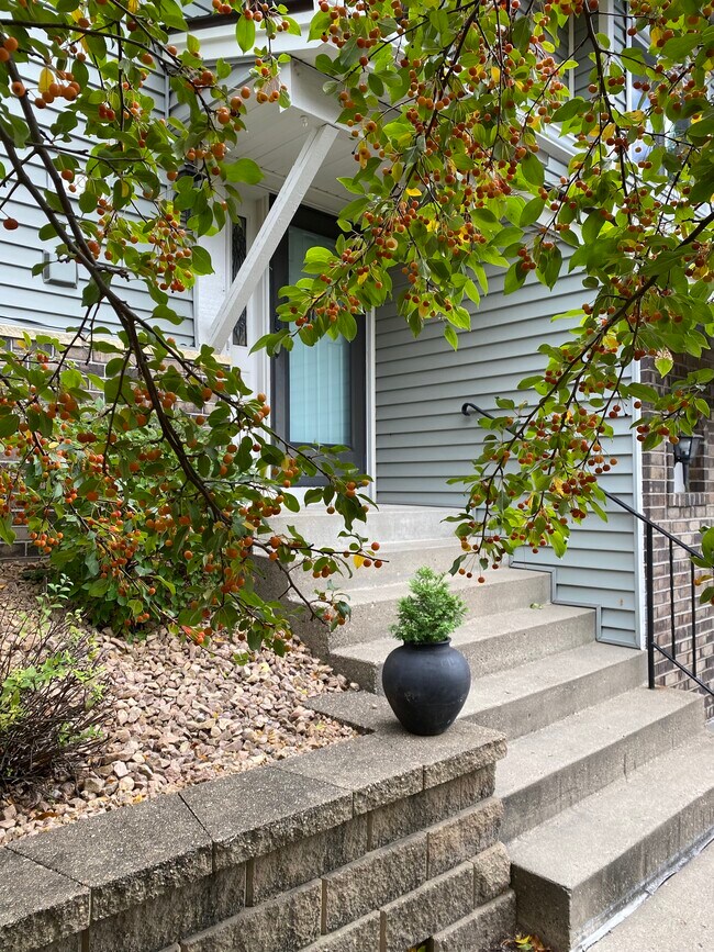 Foto del edificio - 1594 Clemson Dr