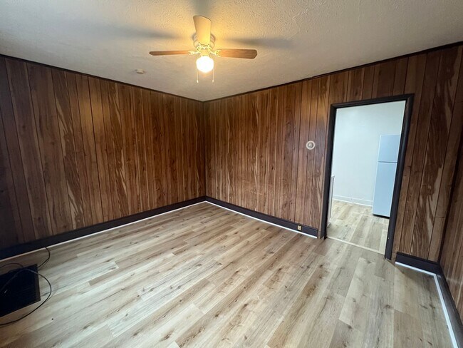 Foto del edificio - Updated 2.5 Bedroom/ 1 Bath in Troy Hill