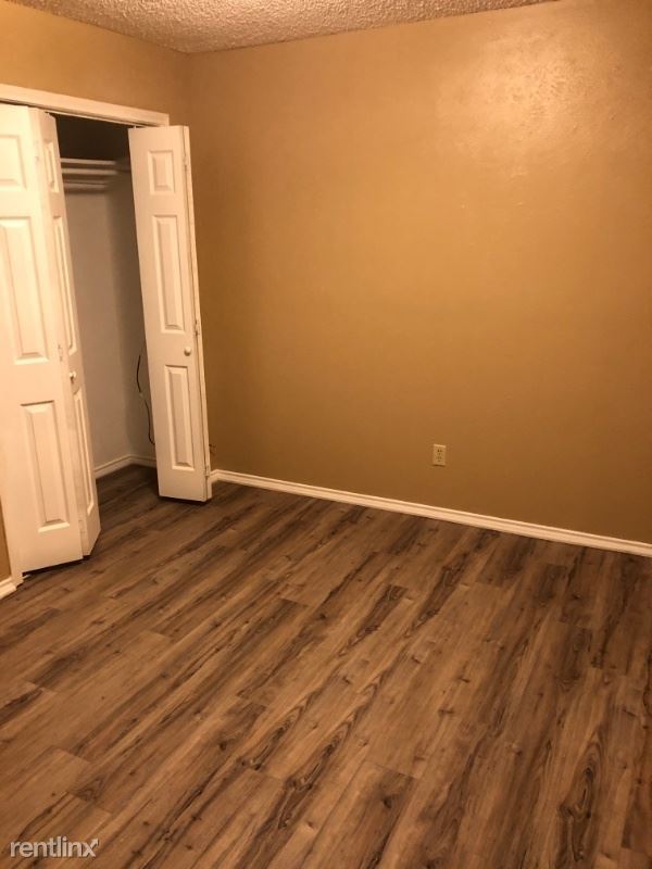 Building Photo - 3 br, 2 bath Townhome - 522 Oakridge Dr