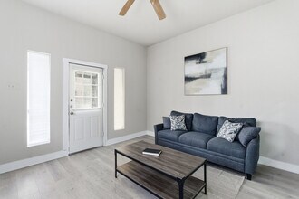 Building Photo - 314 West Cevallos-SI ID1363388P
