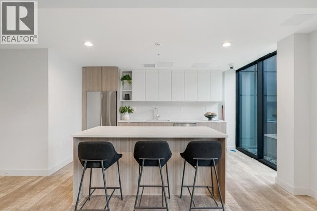 Photo du bâtiment - 750 Dogwood St