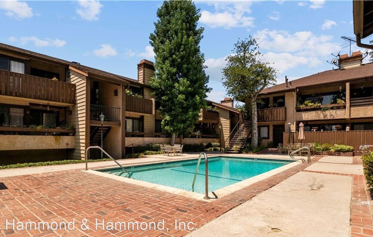 Primary Photo - 2 br, 2 bath House - 7301 Balboa Blvd. #5
