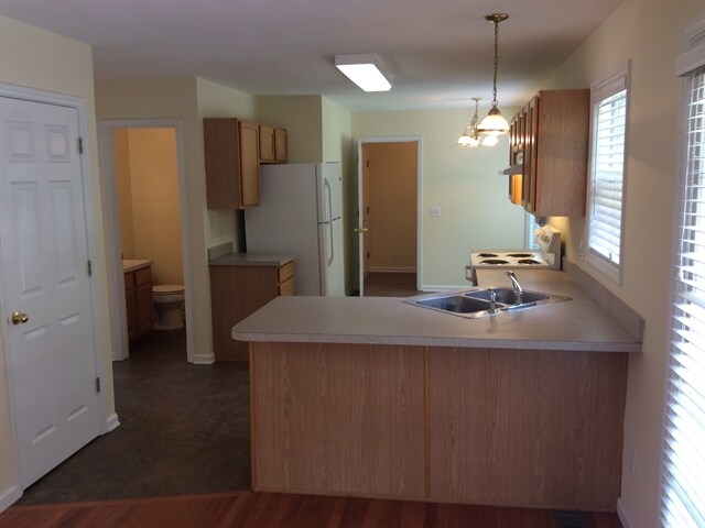 Building Photo - 2841 Tryon Pines Drive