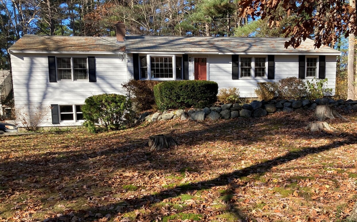 40 Shattuck St, Pepperell, MA 01463 House Rental in Pepperell, MA
