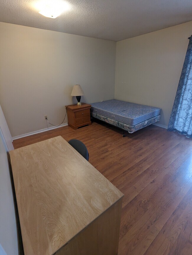 Foto del edificio - 835 W Lawson St