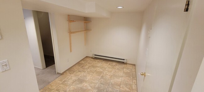 Building Photo - 10541 Phinney Ave N