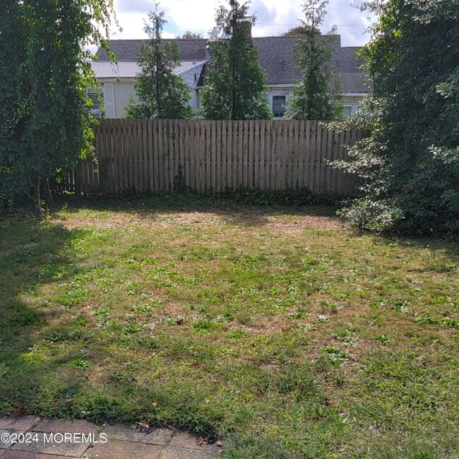 Building Photo - 399 16th Ave