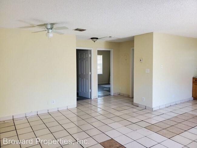 Foto del edificio - 224 NW 12th Ct