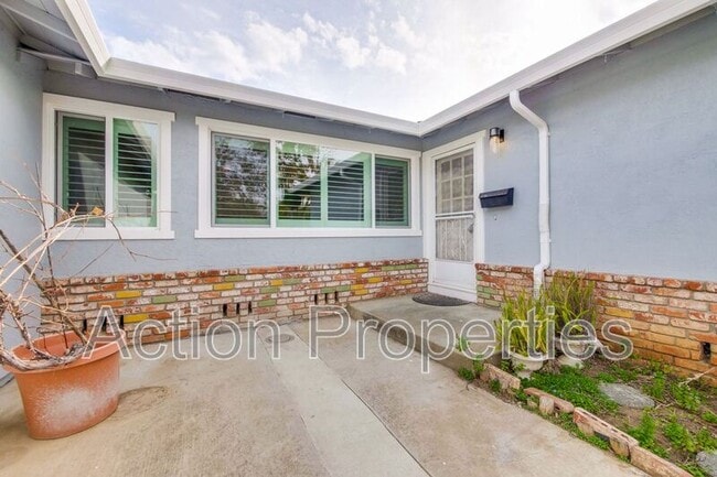Building Photo - 1650 Goldfinch Way
