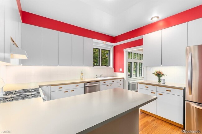 Foto del edificio - 1 br, 2 bath Condo - 861 N Humboldt Street B