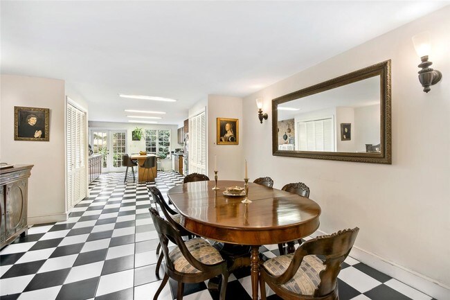 Foto del edificio - 8 W 83rd St