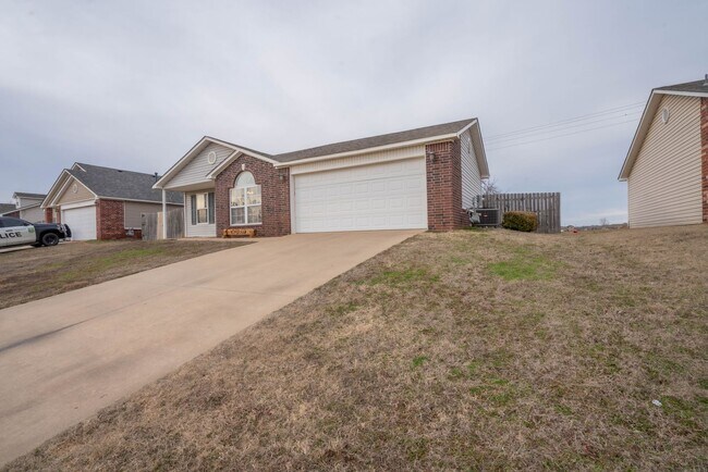 Foto del edificio - Coming Soon! 3/2 bed in Claremore!