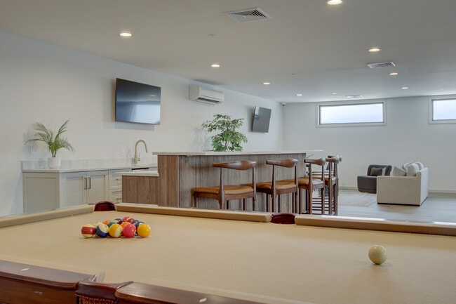 Building Photo - The Willow at Long Branch