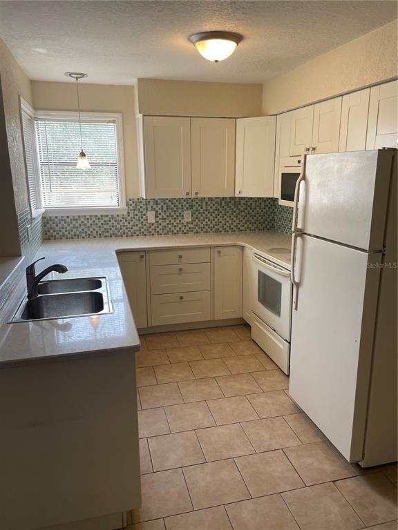 Foto del edificio - 2935 Antique Oaks Cir