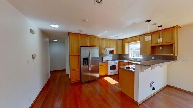 Foto del edificio - Beautiful Santa Clara home with fenced bac...