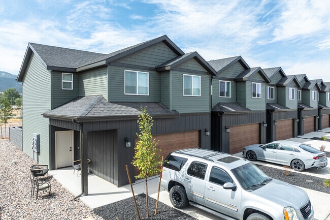 Building Photo - Falcon Ridge