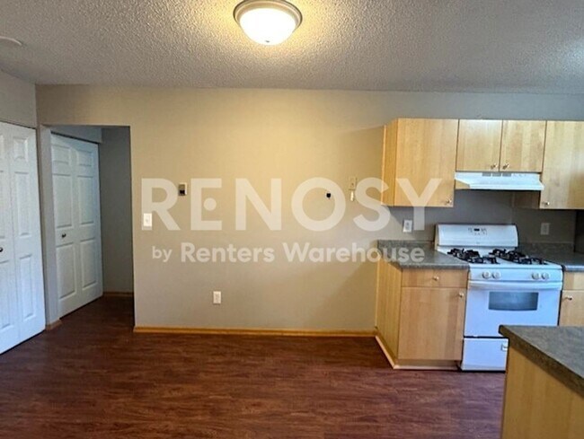 Foto del edificio - Available now - your very own 2 bedroom, 2 bath condo in Plymouth!
