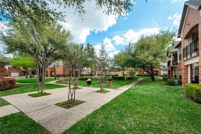 Building Photo - 2524 Preston Rd