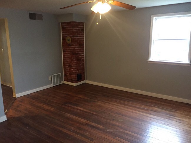 Foto del edificio - 749 Sheridan Dr