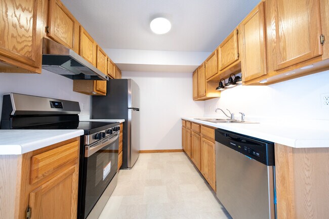 Building Photo - 634 McIntosh Ct