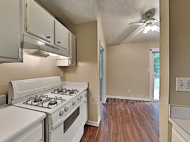Building Photo - 3095 Berkshire Manor Dr