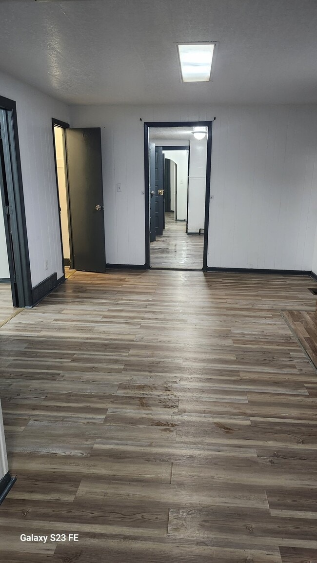Building Photo - 37 Dempster St