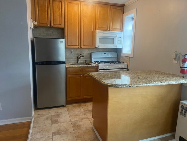 Building Photo - 210 Woodcliff Ave