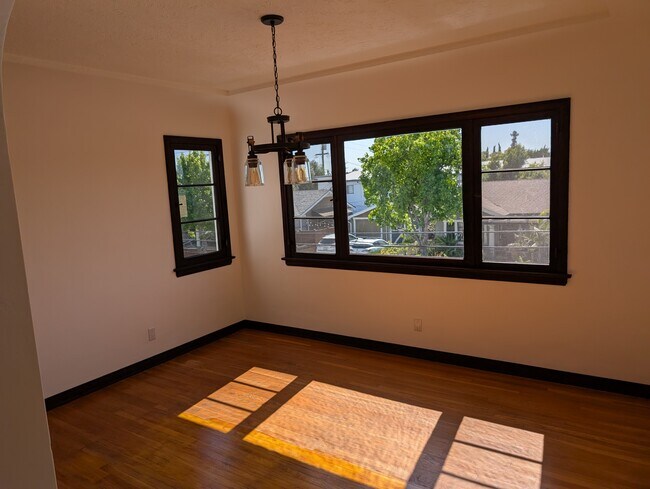 Building Photo - 436 Orizaba Ave