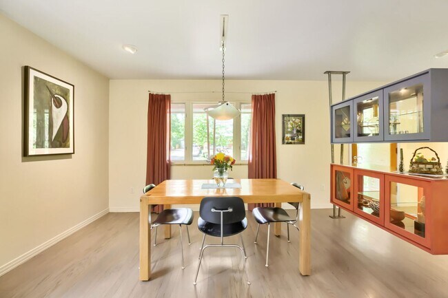 Building Photo - Charming Downtown Oasis | Steps to Pearl Street