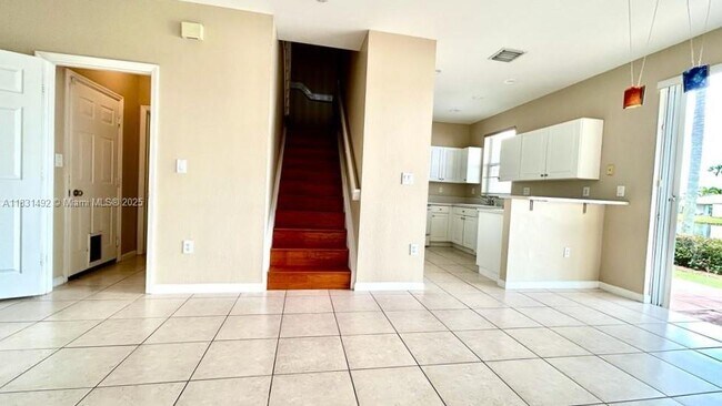 Foto del edificio - 677 NW 170th Ter