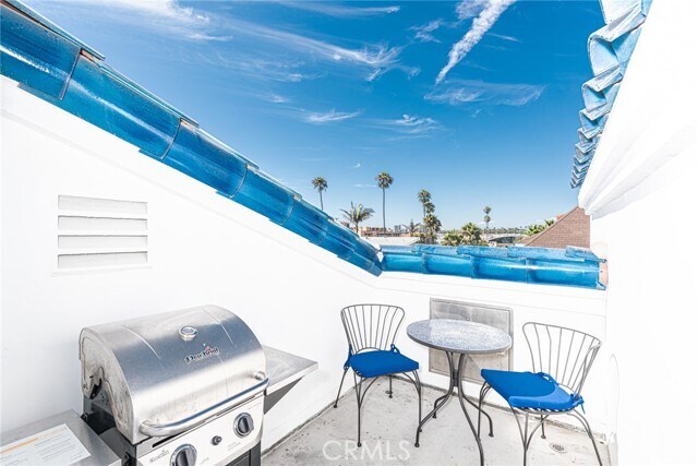 Foto del edificio - 1720 W Oceanfront