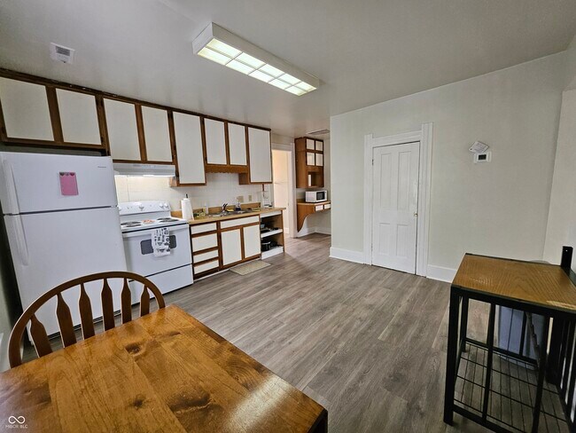 Foto del edificio - 420 E 14th St