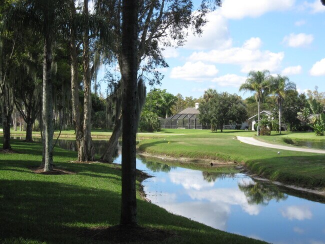 Foto del edificio - 7141 Golden Eagle Ct