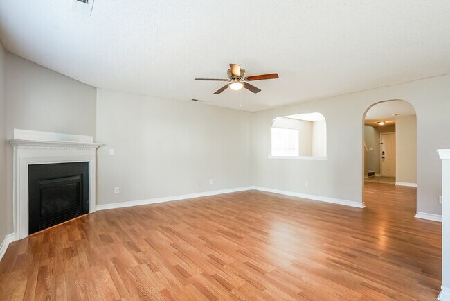 Foto del edificio - 3012 Van Dorn Rd