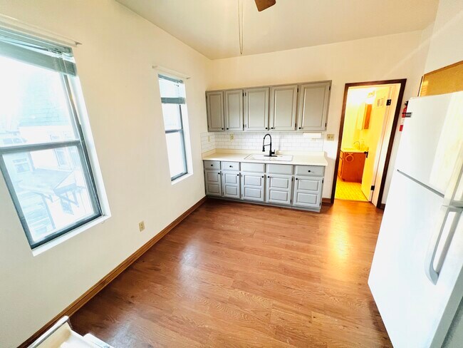 Foto del edificio - 3027 W Mount Vernon Ave