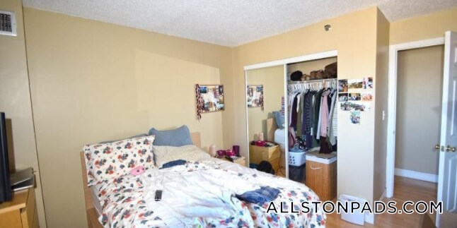 Foto del edificio - 15 N Beacon St