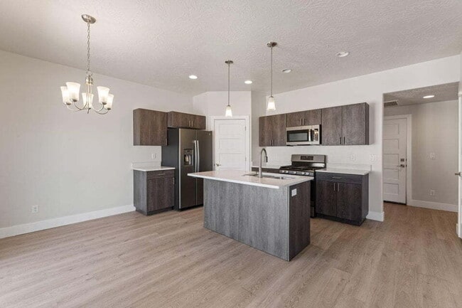 Foto del edificio - "Spacious 3-Bedroom Townhouse Retreat with...