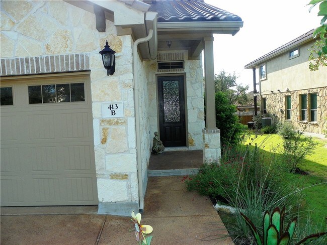 Building Photo - 413 Meadowlark St