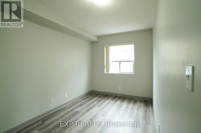Photo du bâtiment - 593-593 Strasburg Rd
