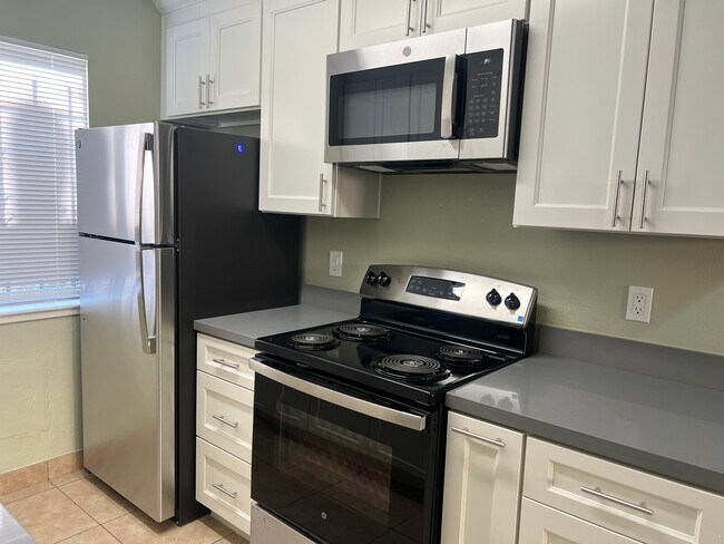 Foto del edificio - 2125 92nd Ave