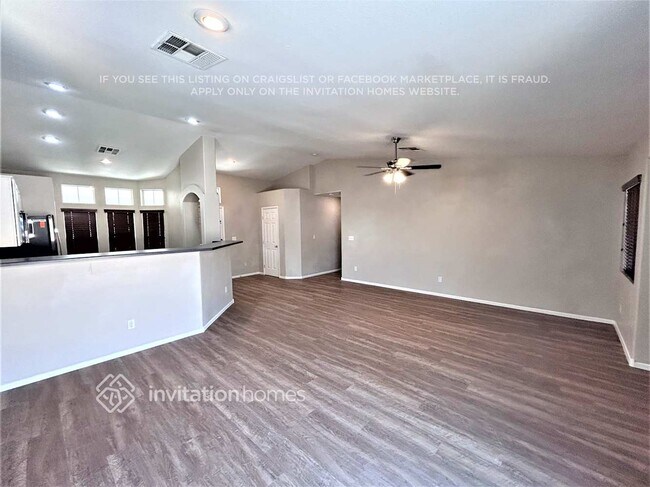 Foto del edificio - 4724 Painted Hills St