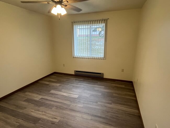 Building Photo - Fox Run Apartments