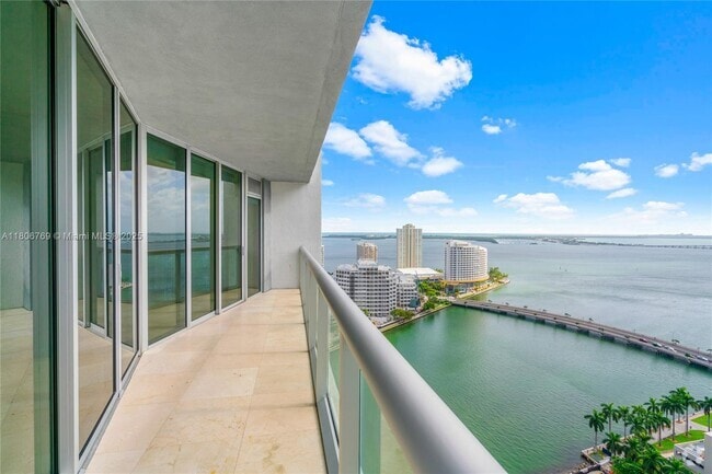 Building Photo - 475 Brickell Ave