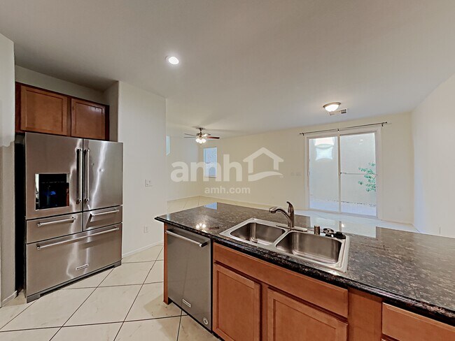 Foto del edificio - 8612 Rowland Bluff Ave