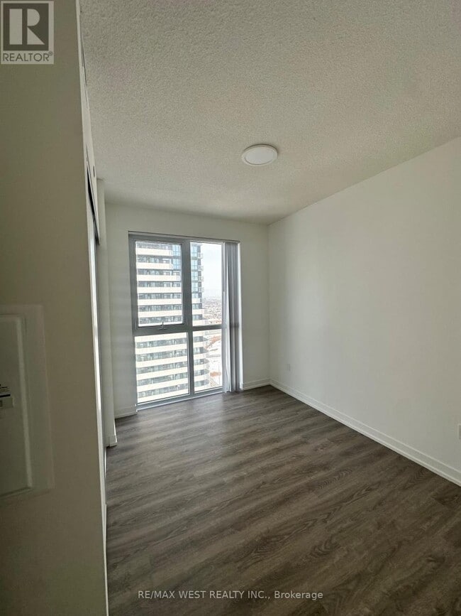 Building Photo - 8 Interchange Wy