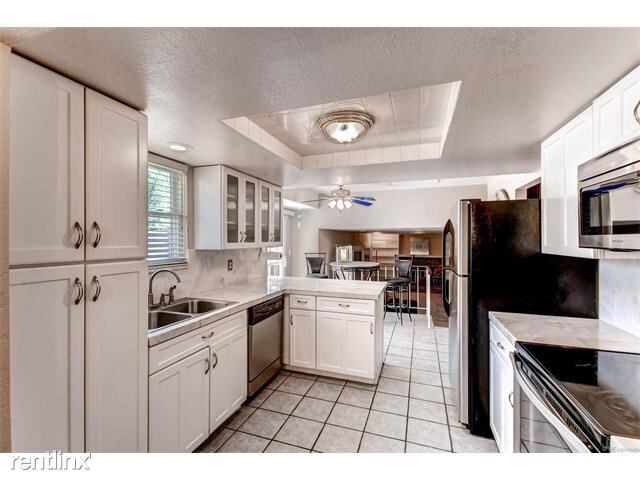 Foto del edificio - 17332 E Crestline Ave