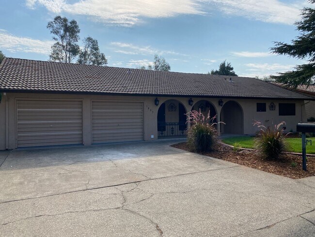 Building Photo - 1885 Bechelli Ln