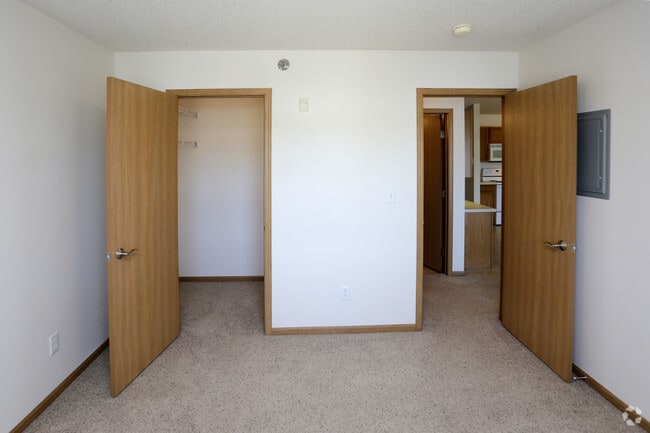 Interior Photo - Woodstone & Cutters Grove Apartments