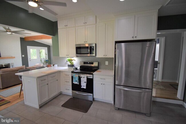 Foto del edificio - 8811 Badger Dr